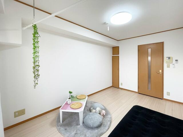 ラグ・テーブルなどはつきません