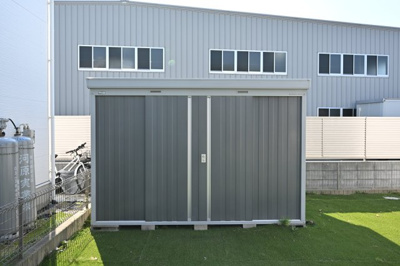 【バルコニー】 | 太田市下浜田町　中古戸建住宅 | バルコニーは屋根付きで急な雨でも安心です♪