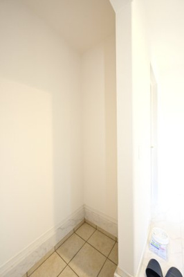 【収納】 | 太田市下浜田町　中古戸建住宅 | シューズクロークはベビーカーやアウトドア用品を置いてもいいですね♪