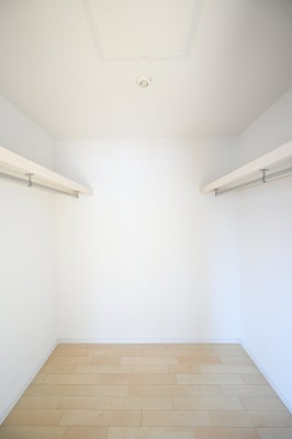 【収納】 | 太田市下浜田町　中古戸建住宅 | 主寝室の収納です♪広々としていて、家族で分けて収納できます◎