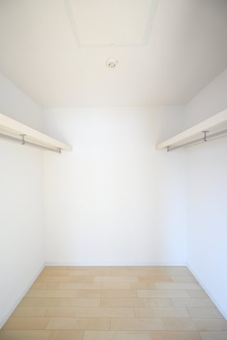 【収納】 | 太田市下浜田町　中古戸建住宅 | 主寝室の収納です♪広々としていて、家族で分けて収納できます◎