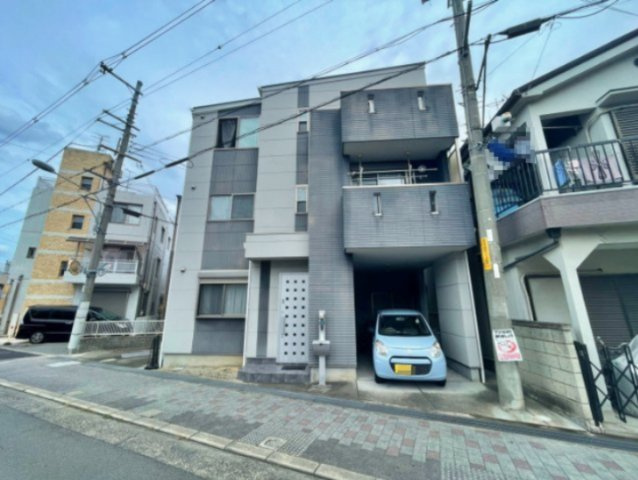 寝屋川市石津中町の前面道路含む現地写真|全室2面採光で明るいお部屋です！