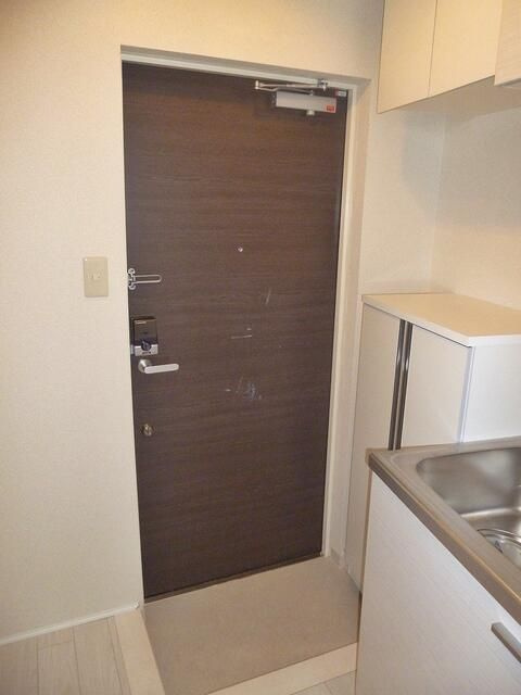 江東区新大橋２丁目の賃貸マンションの玄関