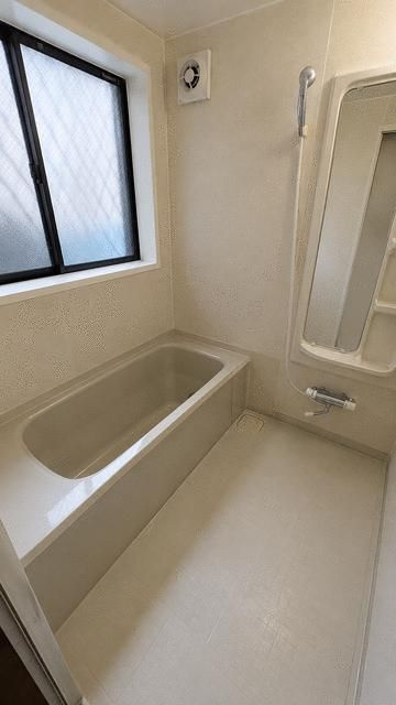 北区栄町　中古戸建の浴室|現地写真

現地ご見学希望・資料請求などお気軽にお問い合わせ下さい！
03-5990-5201
