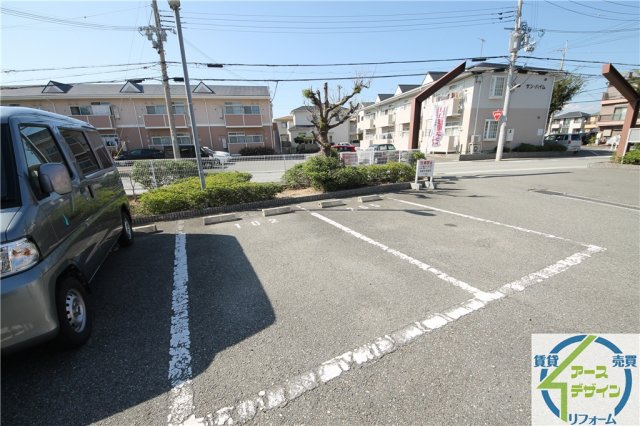 ヒューマンビレッジAの駐車場|※類似部屋