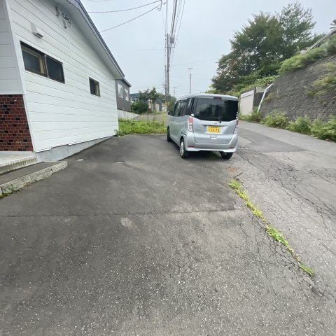 室蘭市柏木町6-8戸建の駐車場