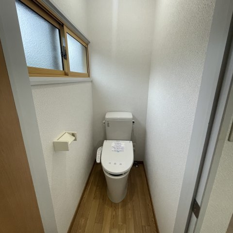 室蘭市柏木町6-8戸建のトイレ
