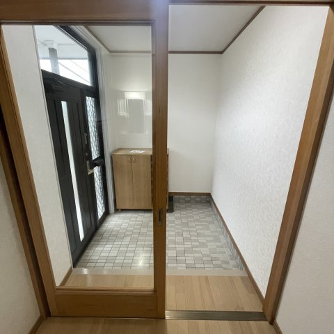 室蘭市柏木町6-8戸建の玄関