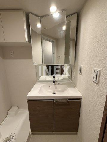横浜市中区住吉町３丁目の賃貸マンションの洗面所