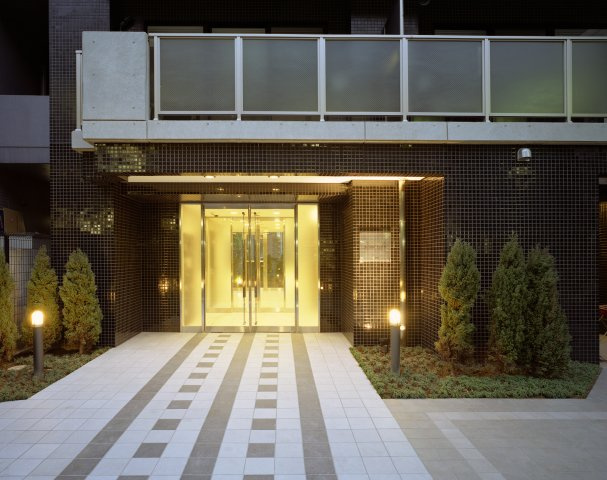 グラントゥルース神田岩本町のエントランス