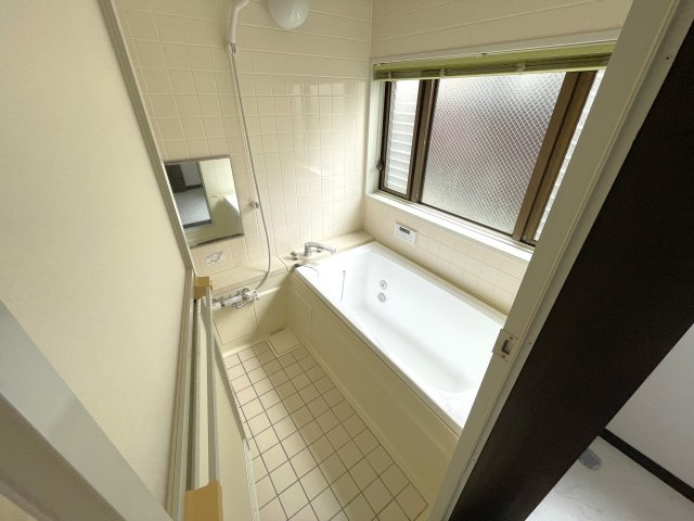 白子町北日当戸建の浴室