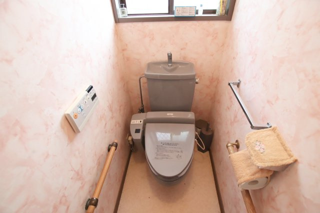 久留米市高良内町　中古戸建のトイレ|清潔感のあるトイレです