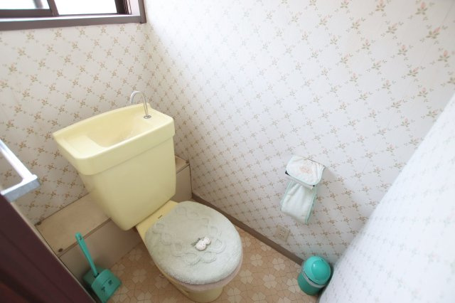 久留米市高良内町　中古戸建のトイレ|清潔感のあるトイレです