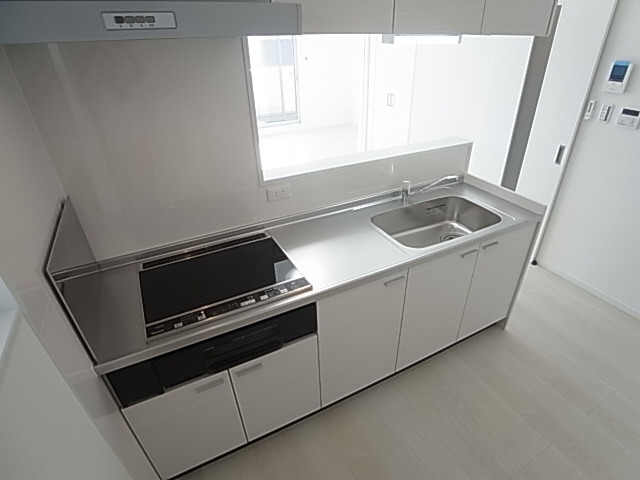 神戸市長田区久保町７丁目のアパートのキッチン|システムキッチン（IH3口）