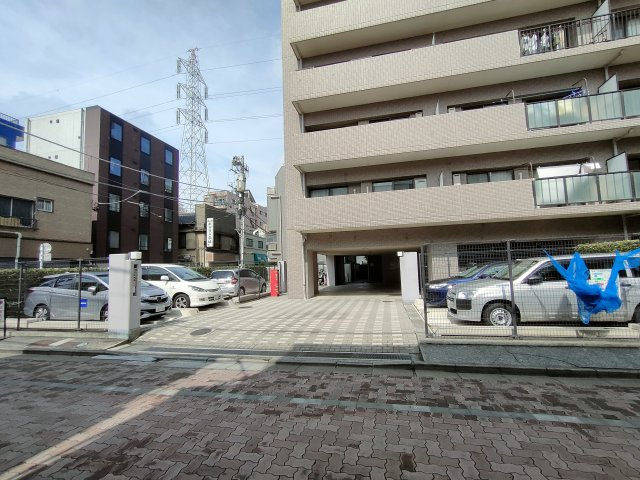 メイツ新小岩の駐車場
