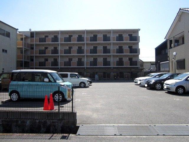 【駐車場】