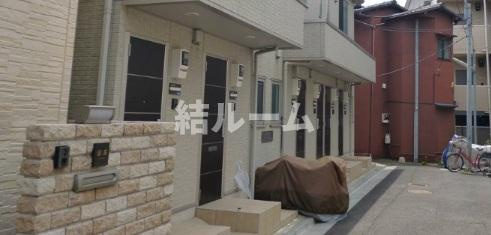 北区赤羽北１丁目のアパートのエントランス