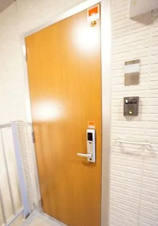 グランテラス稲毛の玄関