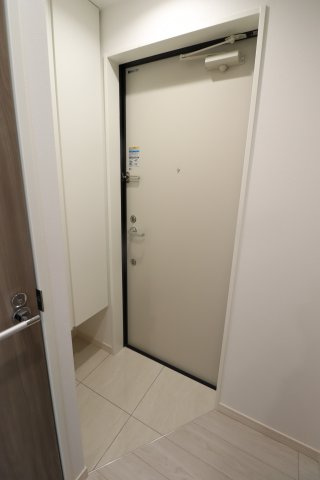 GENOVIA根津の玄関