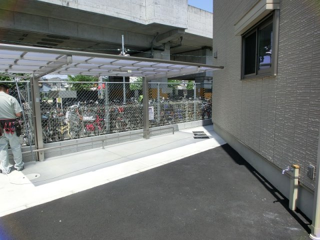 サン　クレイン　長瀬の駐車場
