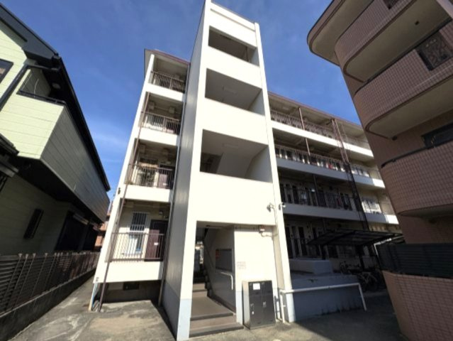 マンションエイトの外観