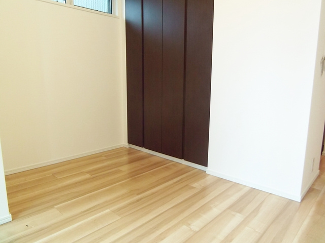ルクシェール王子の寝室|2面採光の明るいお部屋です