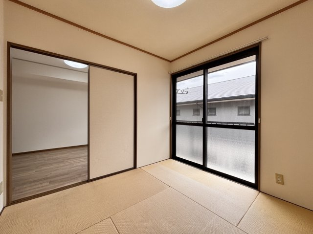 岡山市北区辛川市場のアパートの内装
