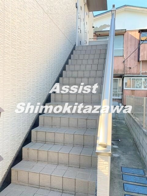 レイナ三宿のエントランス