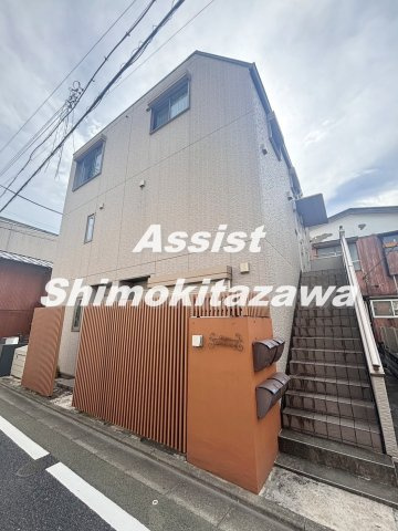 レイナ三宿の外観