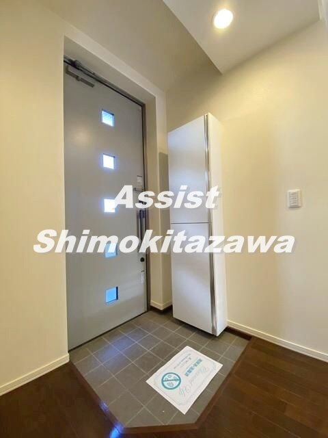 レイナ三宿の玄関