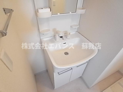 【独立洗面台】 | ソフィア　クレール | 独立洗面台、小物を置くことができて便利です