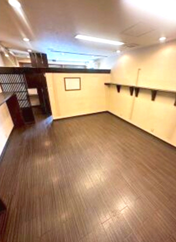 福田店舗の内装