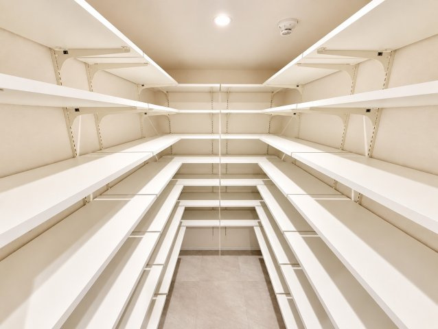 モアクレスト南葛西の玄関|靴はもちろん、かさばる荷物もすっきり収まる大型SIC♪