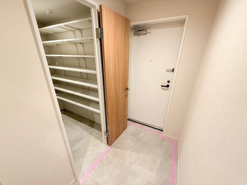 モアクレスト南葛西の玄関|大型SICを備え、いつでもすっきり美しく迎える玄関空間♪