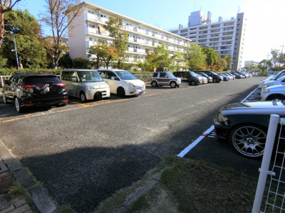 【駐車場】 | フレール鶴山台98棟