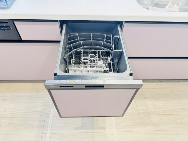 柏市柏新築戸建【柏第五小学校：9分】のキッチン|家事の手間をグッと省けるビルトイン食洗器