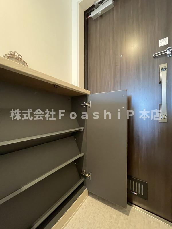 デュオメゾン三軒茶屋の玄関