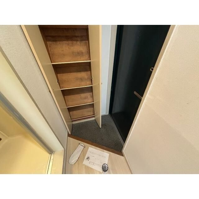 フリーダムＢ棟の玄関