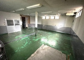 越谷市大字大里の工場の内装
