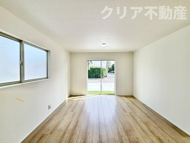 【居間・リビング】 | 駐車並列3台可♪玉村町下新田