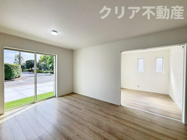 【居間・リビング】 | 駐車並列3台可♪玉村町下新田