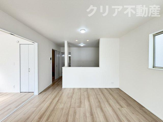 【居間・リビング】 | 駐車並列3台可♪玉村町下新田