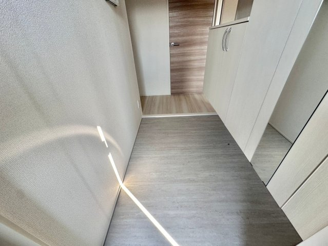 ラ　グリシーヌ青山の玄関