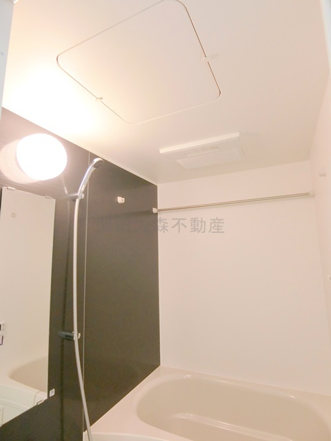 ADORE URBAN大森町Aの浴室
