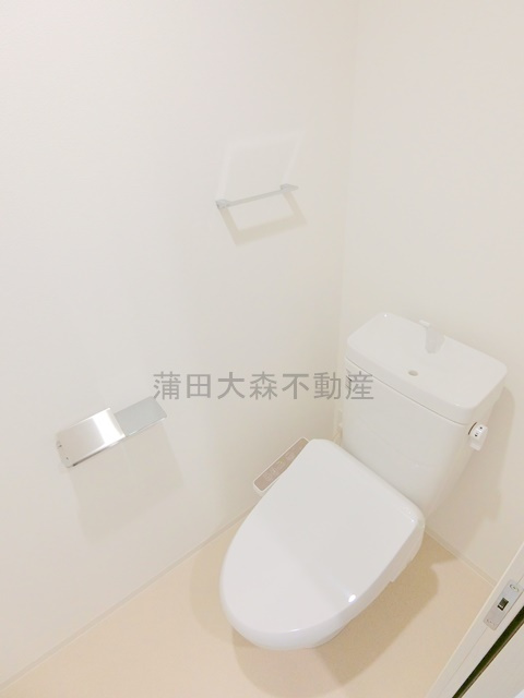 ADORE URBAN大森町Aのトイレ|温水洗浄便座付きのトイレ