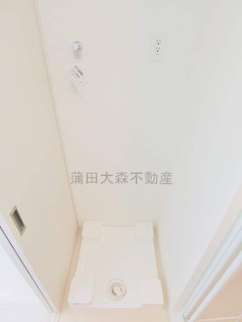 ADORE URBAN大森町Aの設備|洗濯機置き場