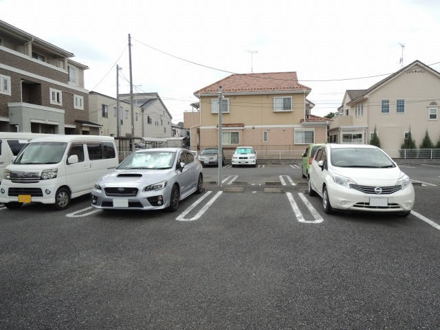 エレガンツァ　ソーレ　Ｂの駐車場