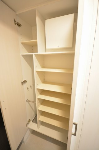 エスリード江戸堀の収納|※同物件参考写真