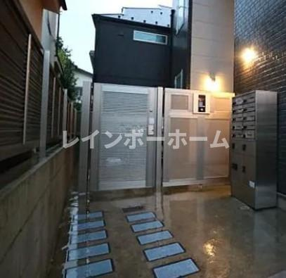 RE平和台のエントランス
