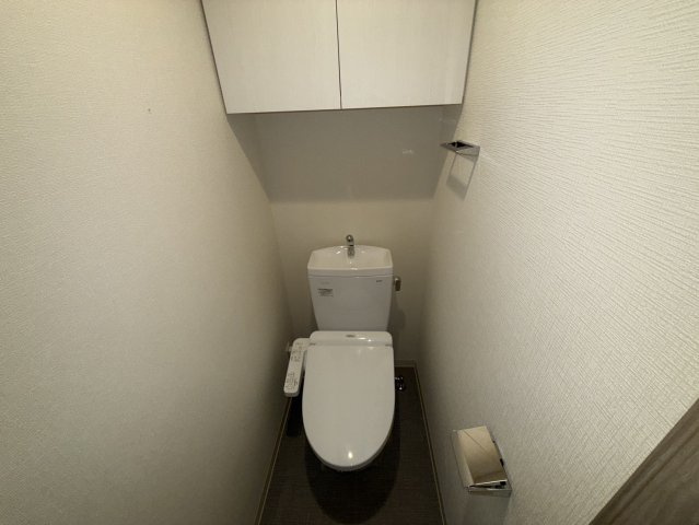 プレサンス兵庫ヴィアーレのトイレ|同物件別部屋写真